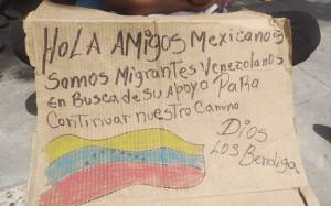 Familia venezolana deambula en búsqueda del sueño americano en calles de México (FOTOS)
