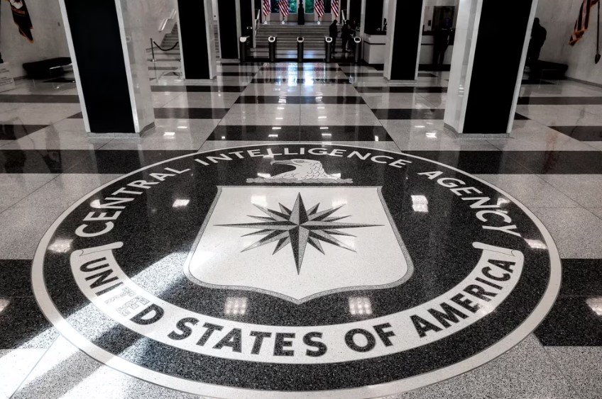 Este es el ChatGPT de la CIA que analiza casos en tiempo real