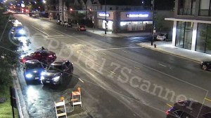 Impactante VIDEO: El accionar de unos ladrones contra un conductor para despojarlo de su vehículo en Chicago