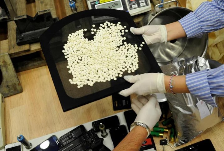 Emiratos Árabes incauta 13 toneladas de anfetamina oculta en paneles decorativos