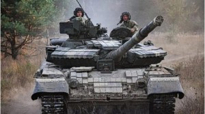 Duelo explosivo: A quemarropa, un tanque ucraniano volvió polvo a otro ruso (VIDEO)
