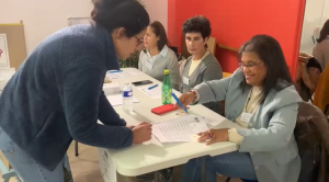 Así se desarrolla el proceso de votación de la Primaria en París este #22Oct (VIDEO)