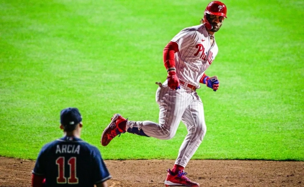 El momento de la noche: Harper soltó dos jonrones frente a Atlanta y apuntó contra el venezolano Arcia (VIDEOS)