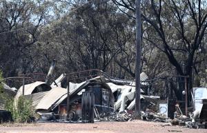Al menos 44 viviendas calcinadas y dos muertos por los incendios forestales en Australia
