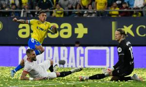 Venezolano Darwin Machís marcó GOLAZO en el empate entre Cádiz y Sevilla (VIDEO)