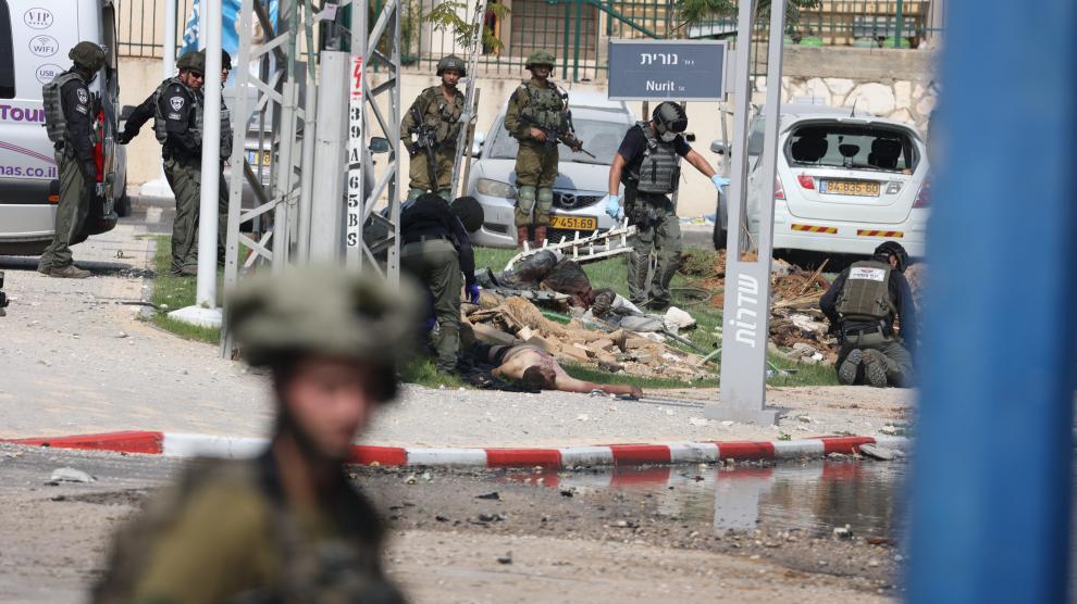 “No es una guerra, fue una masacre”: el ejército israelí mostró cómo quedó un kibutz tras el ataque terrorista de Hamás