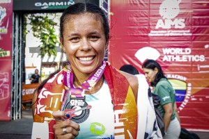La tricampeona del mundo de duatlón Yoselin Brea, ganadora de la Carrera Caracas Rock