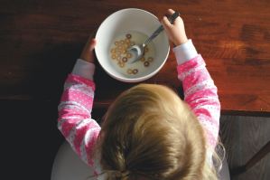 ¿Cuál es el estilo de alimentación de tu hijo?: científicos los clasifican en cuatro categorías