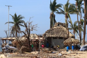 México declara zona de desastre en 47 municipios por el huracán Otis