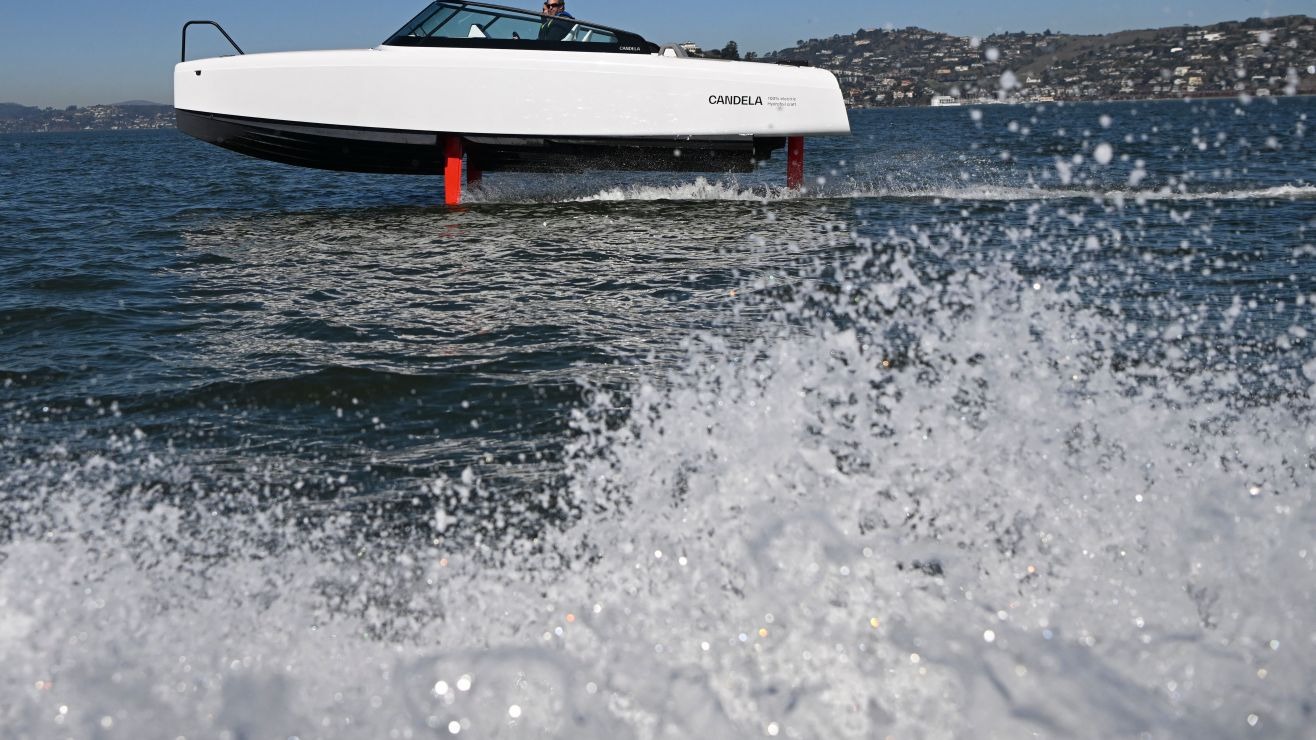 VIDEO: Presentan el primer barco de pasajeros en un hidroplano “volador” eléctrico