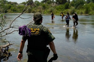 Niña venezolana de siete años murió al ser arrastrada por la poderosa corriente del Río Bravo