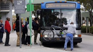 El plan de Miami-Dade para atraer a nuevos usuarios al sistema de transporte urbano