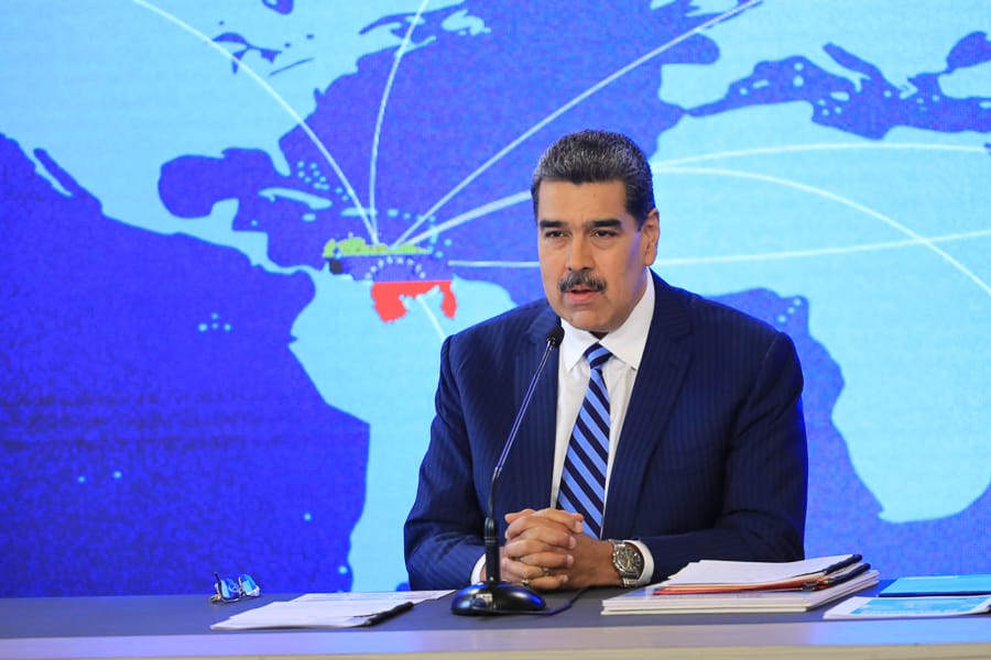 Maduro muestra pruebas a cuerpo diplomático sobre la pertenencia del Esequibo a Venezuela