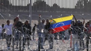 Al menos 30 mil migrantes venezolanos desbordan las calles de Denver