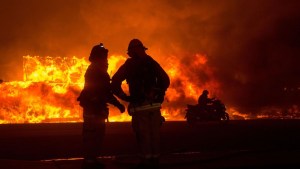 Escena desgarradora en Connecticut: Cuatro niños murieron al incendiarse una residencia