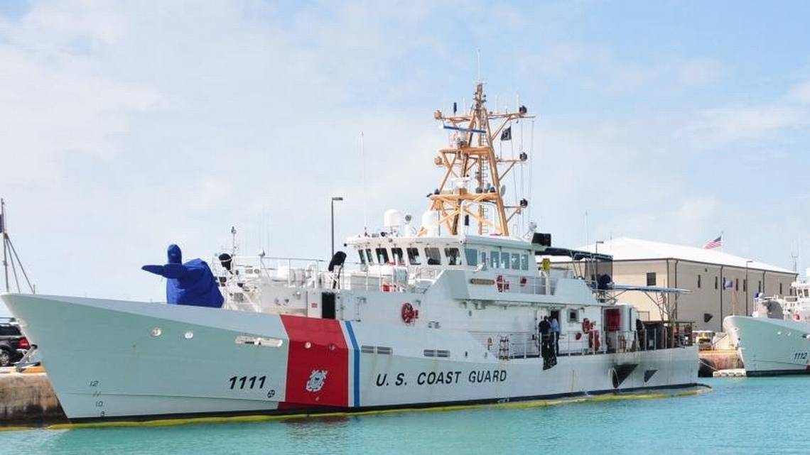 Alrededor de 30 migrantes llegaron en una embarcación improvisada a los Cayos de la Florida