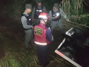 Madre e hijo murieron tras volcamiento de un camión en Carabobo