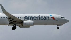 ¡Qué bomba!, las flatulencias de un pasajero retrasaron un vuelo de American Airlines