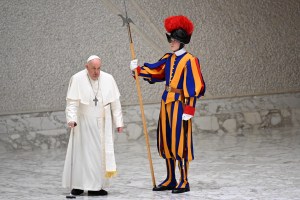 El papa Francisco: Si cerramos los ojos y los oídos seremos cómplices de la trata de personas