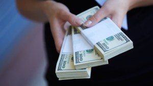 Cheques de estímulo: en qué estado de EEUU se darán pagos directos de nueve mil dólares