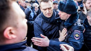 Más de un centenar de rusos detenidos en acciones de repulsa por la muerte de Navalni