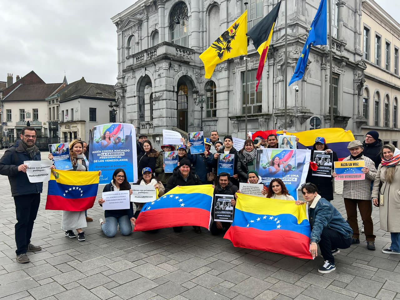 Venezolanos en Bruselas alzaron su voz en apoyo a María Corina Machado este #4Feb (Imágenes)