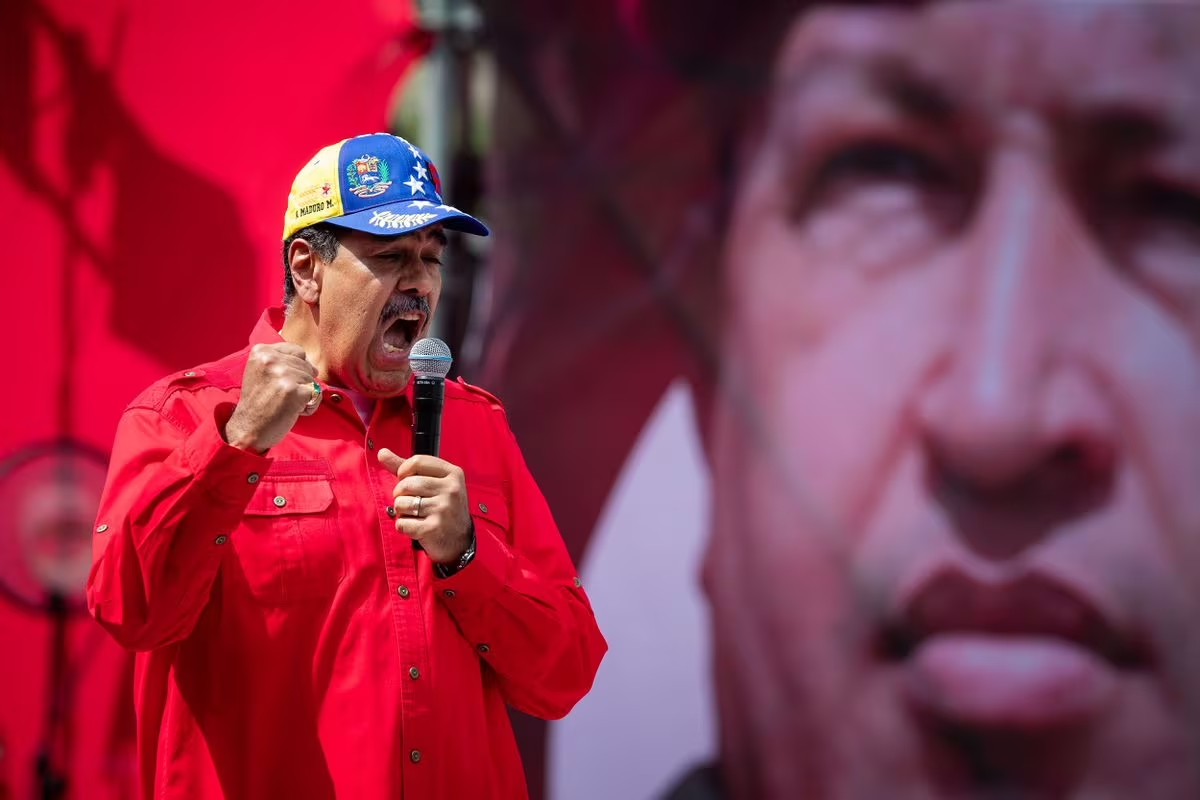 El País: El chavismo prepara su calendario electoral para ganar “por las buenas o por las malas”