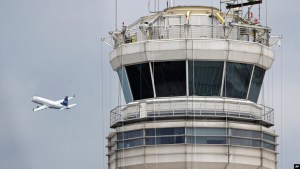“¡JetBlue 1554, detente!”: Dos aviones casi se estrellan en aeropuerto de Washington