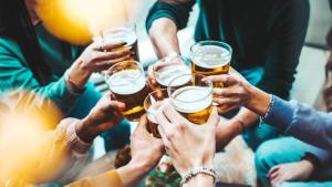 Por qué el alcohol es tan peligroso para el cerebro de los jóvenes