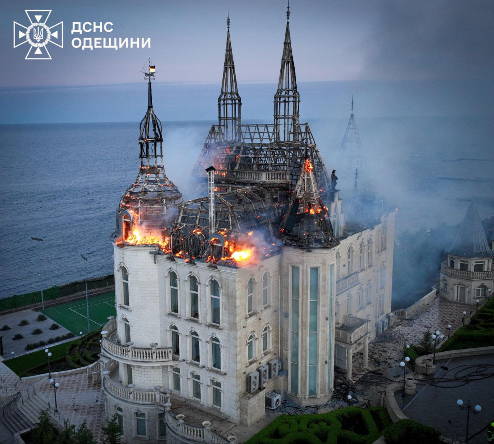Misil ruso alcanza al “Castillo de Harry Potter” en Ucrania y lo volvió escombros (IMÁGENES)