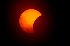 Así fueron los mejores momentos e imágenes del eclipse solar que cautivó a Norteamérica