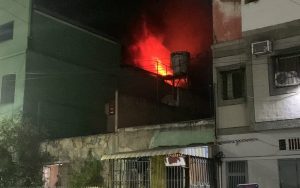 Reportaron incendio en una fábrica de zapatos en Catia este #29Abr (Videos)