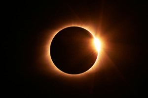 Texas declara estado de emergencia en este condado por el eclipse solar de abril: ¿qué implica?