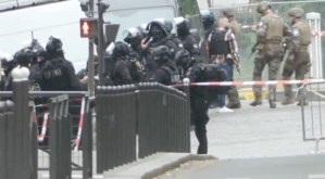 Consulado iraní en París acordonado tras la entrada de una persona con explosivos (Videos)