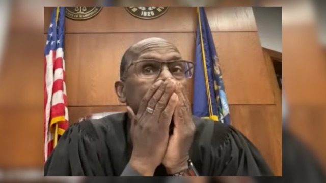 La sorpresa de un juez al ver que acusado se presentó a audiencia por Zoom mientras conducía en Míchigan (VIDEO)