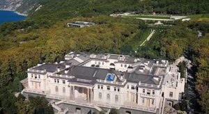 Una cámara oculta grabó el ostentoso palacio de Vladimir Putin por dentro