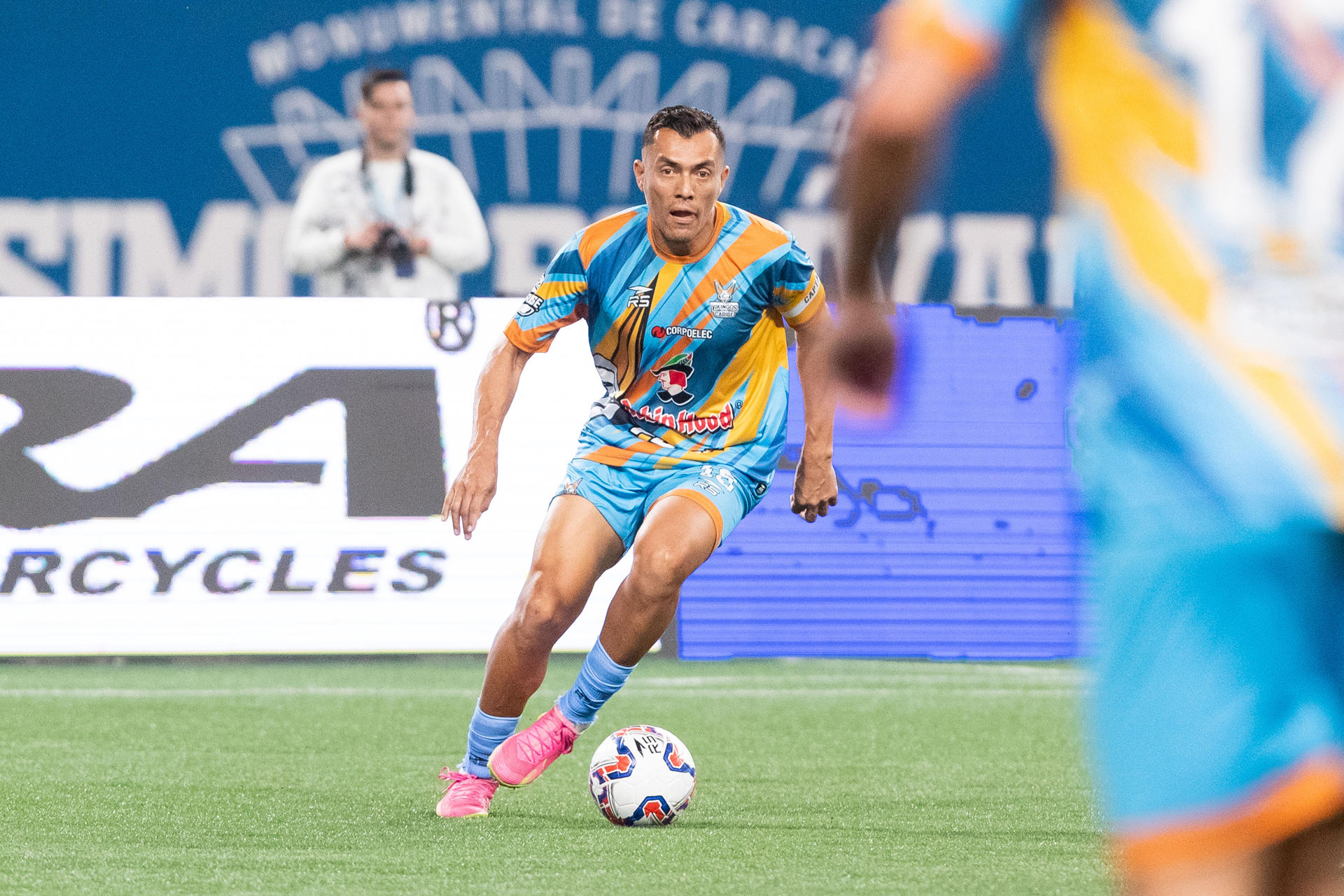 La “Liga Monumental” se estrena con los futbolistas venezolanos como los protagonistas