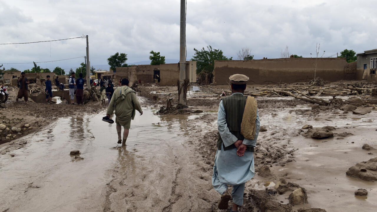 Operaciones de búsqueda continúan tras cuatro días de inundaciones en Afganistán