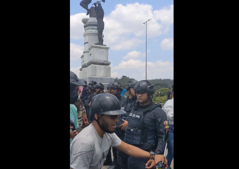 PNB impide la protesta de los trabajadores en Plaza Venezuela este #1May (Video)
