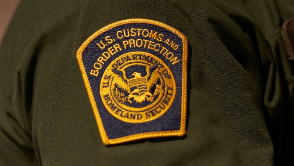Exagente de la Patrulla Fronteriza de EEUU ofrecía “papeles” a inmigrantes por 5.000 dólares