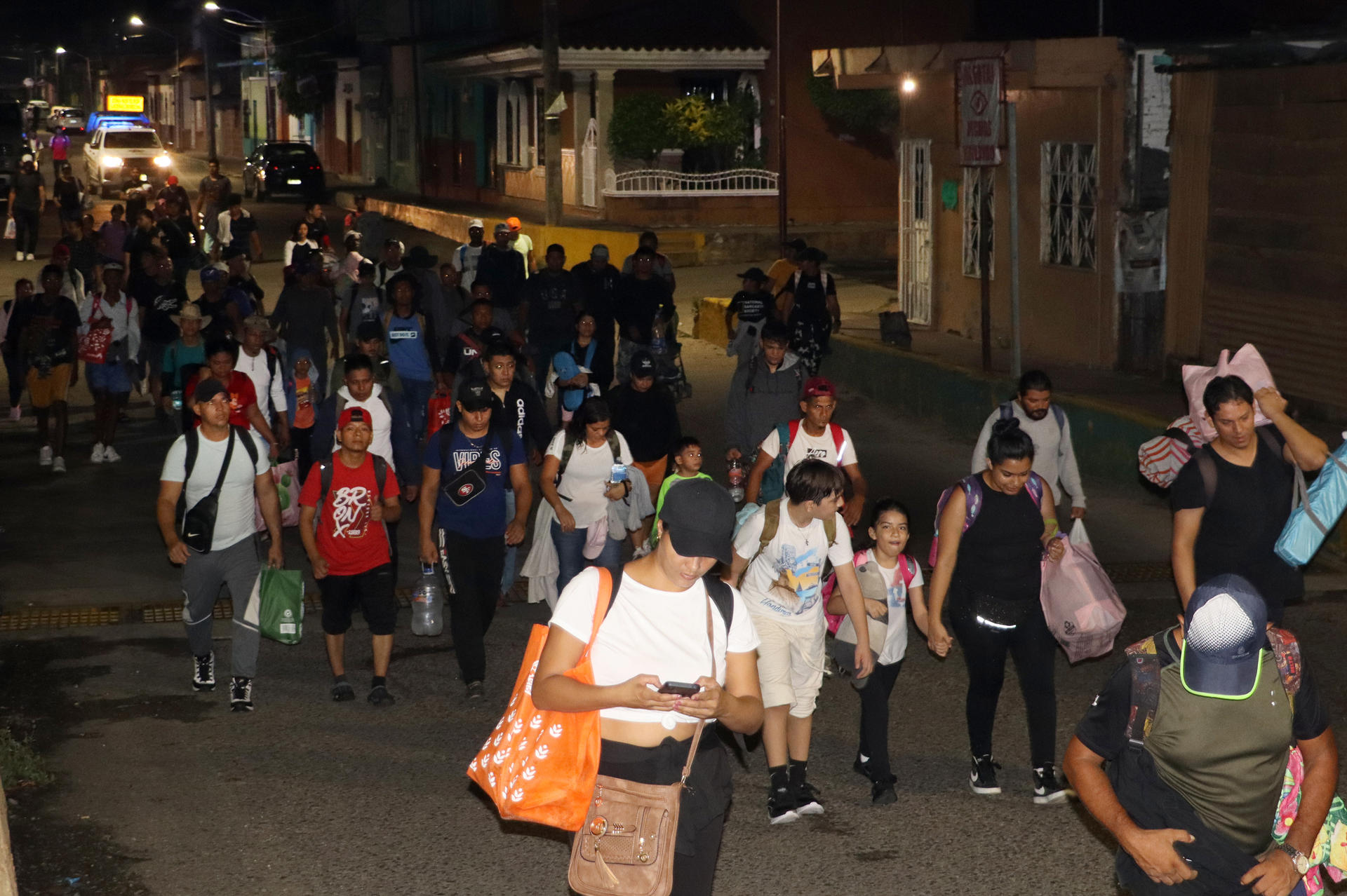 México frenó a caravana migrante en la frontera sur en víspera de la elección presidencial