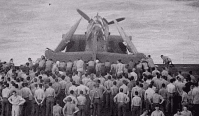 El único piloto de la Segunda Guerra Mundial que fue enterrado junto a su avión en el fondo del mar
