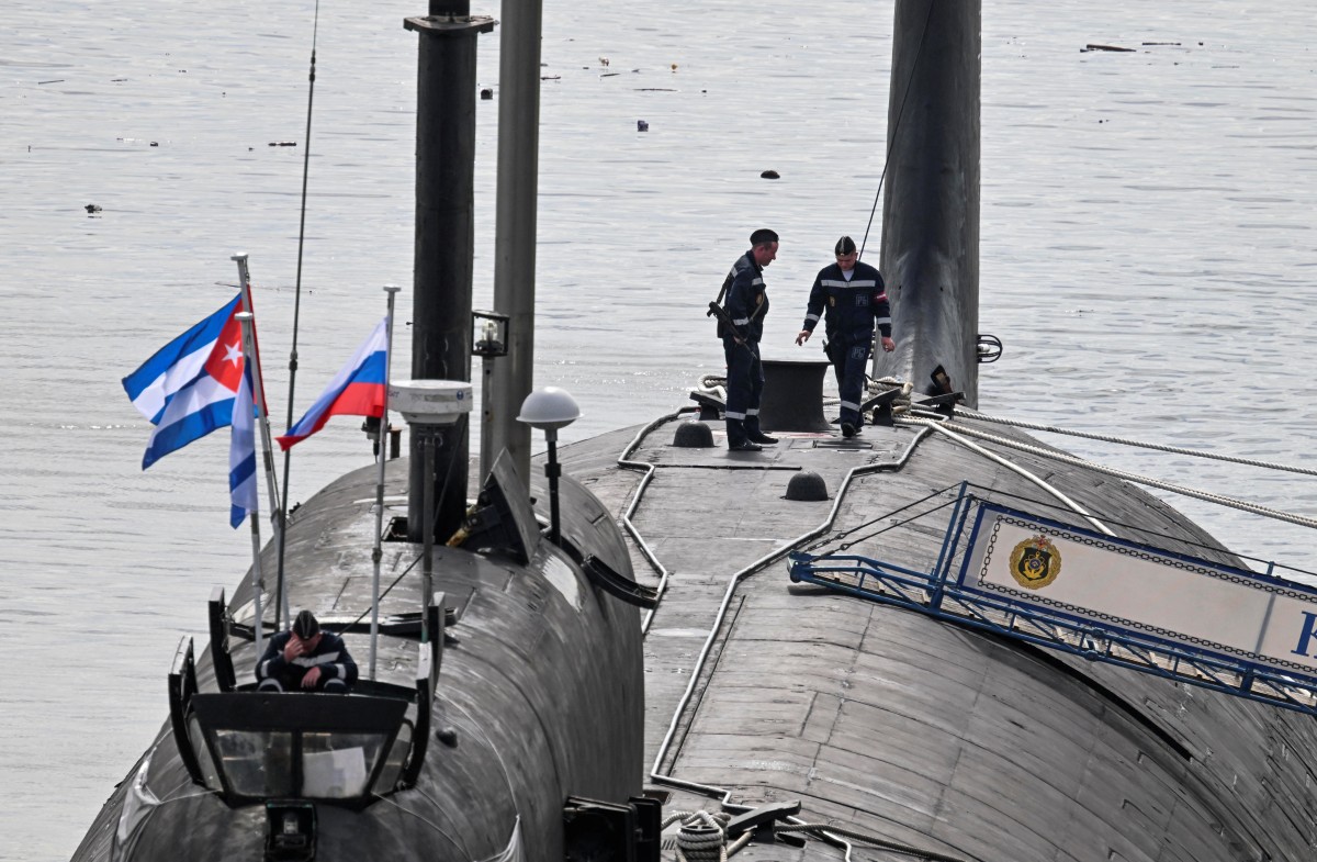 Buque de guerra canadiense llega a Cuba tras arribo de submarinos de Rusia y EEUU