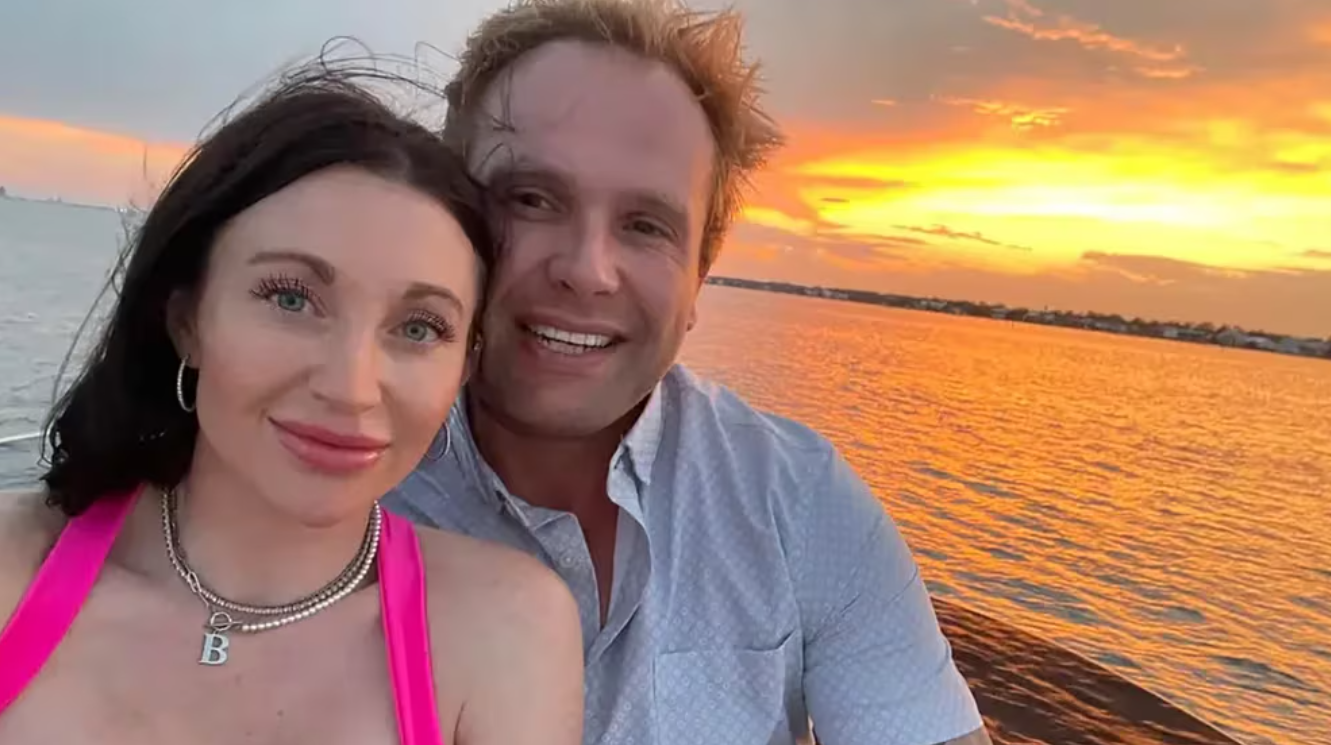 Arrestan a renombrado cirujano plástico de Florida tras la muerte de su esposa en su quirófano