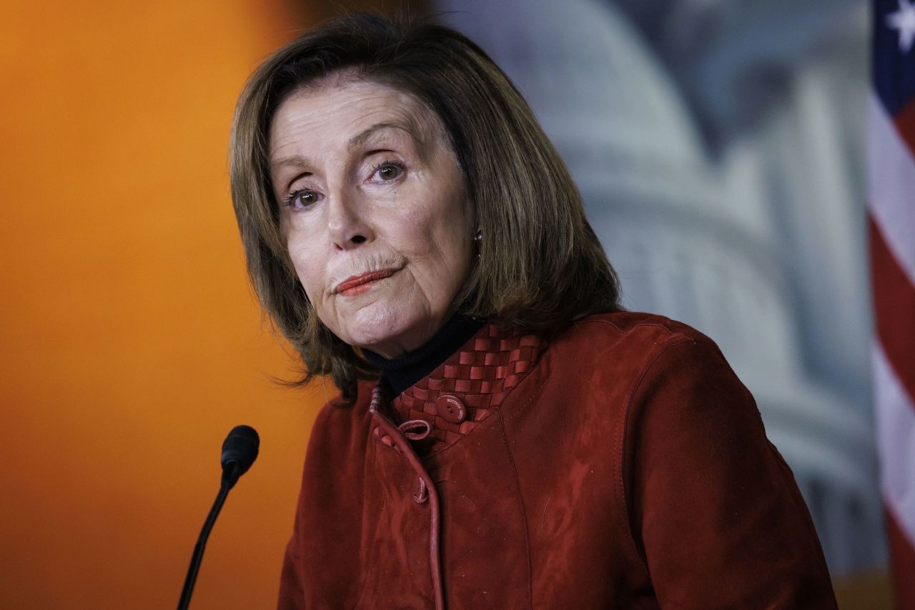 Pelosi elogió a Biden por su decisión de hacerse a un lado