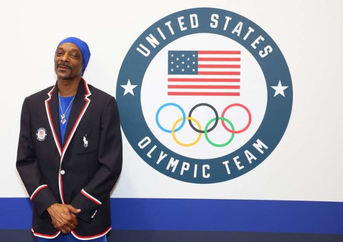 El rapero estadounidense Snoop Dogg llevará la antorcha olímpica en la última jornada del relevo