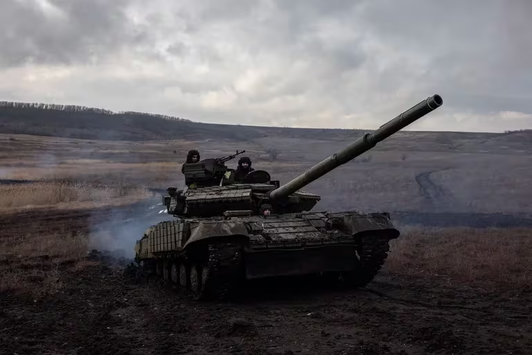 The Economist: Las vastas reservas de armamento de la era soviética de Rusia se están agotando