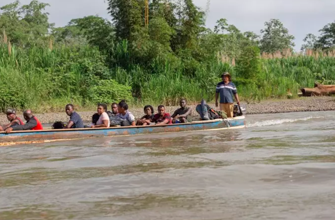 Panamá aplaza por “meses” el plan de deportación de migrantes llegados a través del Darién