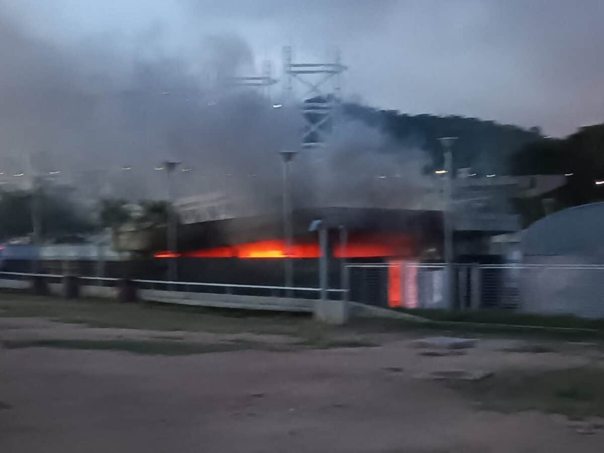 Para no perder la costumbre, chavismo dijo que incendio en estación del ferrocarril en La Rinconada fue “sabotaje”